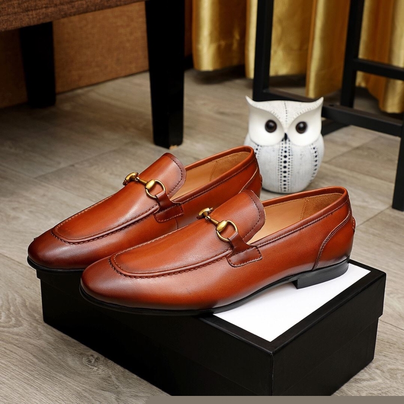 G*u*i leather shoes